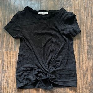 xs black t-shirt